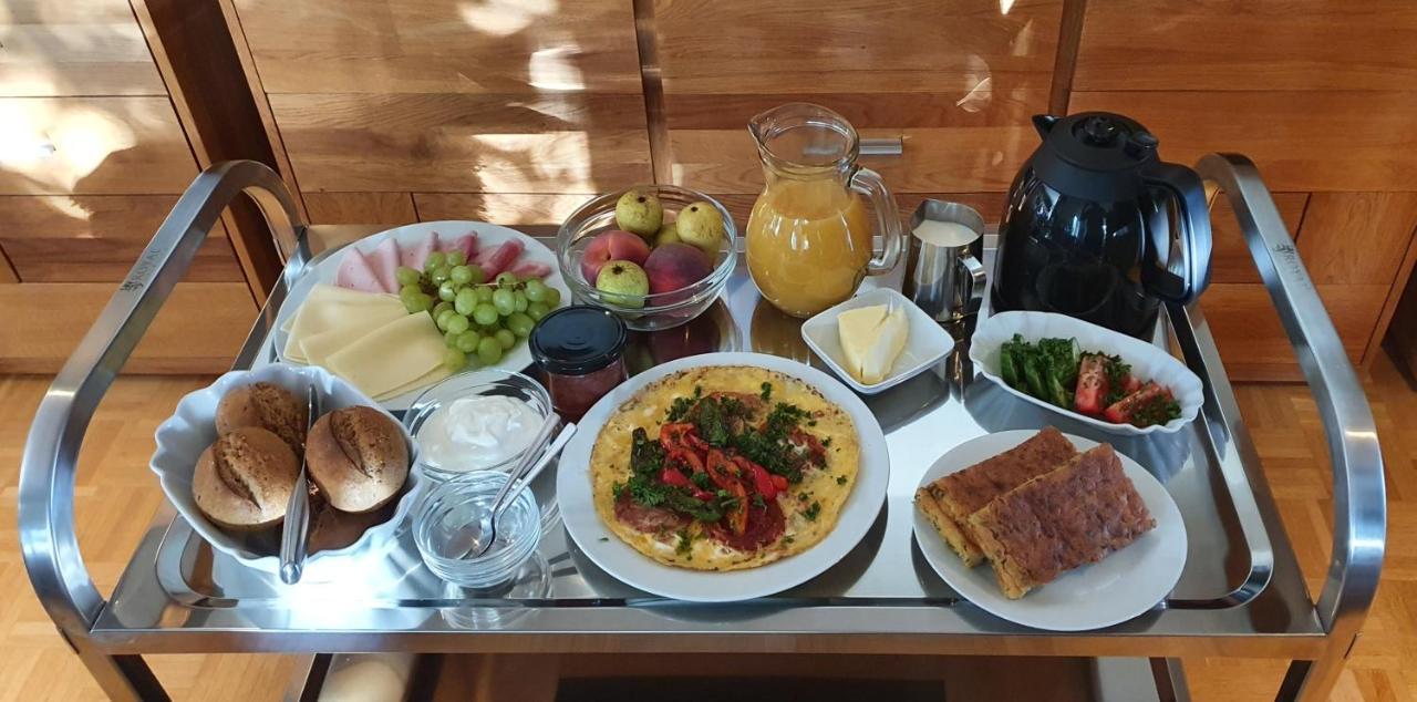 Ruhige Gastesuite Mit Fruhstuck 拉奥德芬 外观 照片